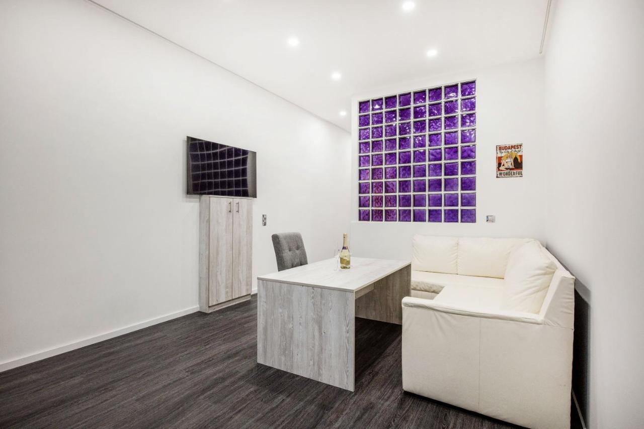 Centre Point Apartment บูดาเปสต์ ภายนอก รูปภาพ