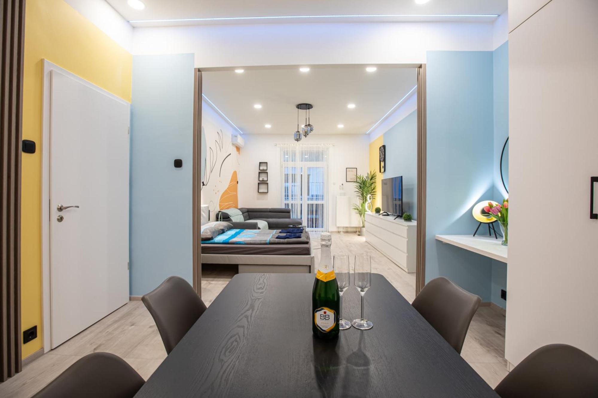 Centre Point Apartment บูดาเปสต์ ภายนอก รูปภาพ